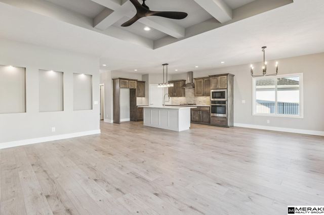 20952 Jaynes Street, Elkhorn, NE 68022