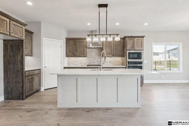 20952 Jaynes Street, Elkhorn, NE 68022