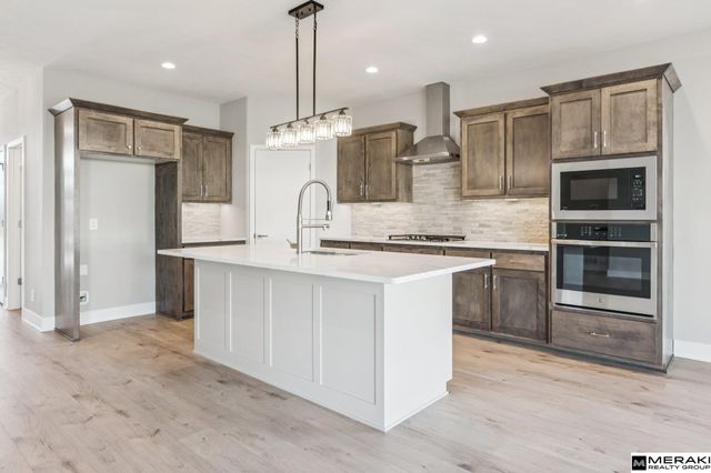 20952 Jaynes Street, Elkhorn, NE 68022