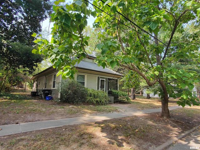 504 N ALMOND Street, Carbondale, IL 62901