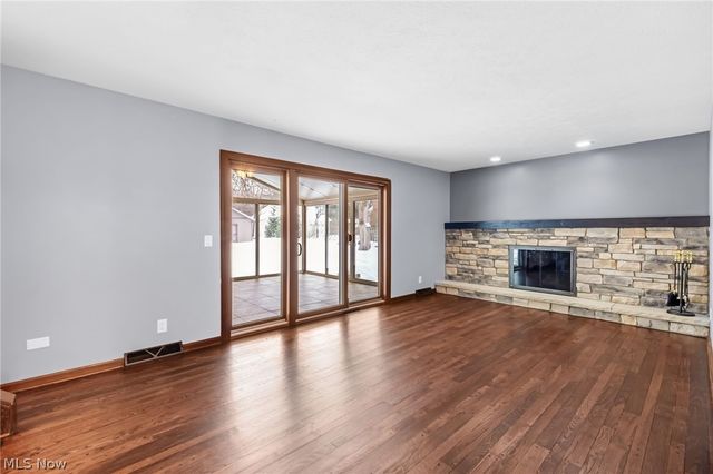 30945 Lake Road, Bay Village, OH 44140