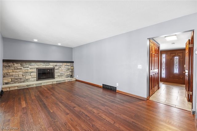 30945 Lake Road, Bay Village, OH 44140