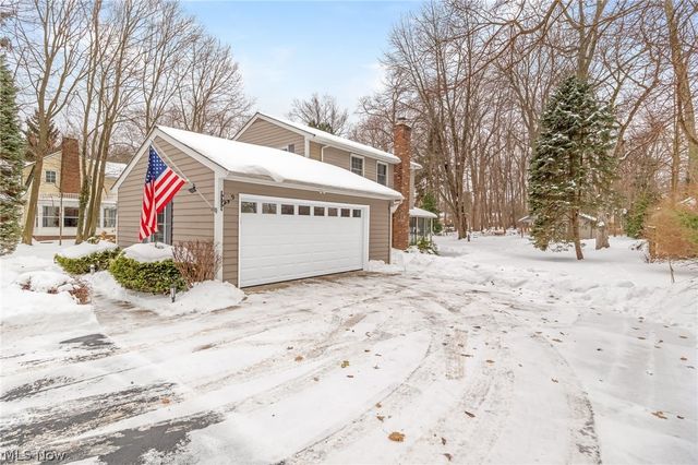 30945 Lake Road, Bay Village, OH 44140