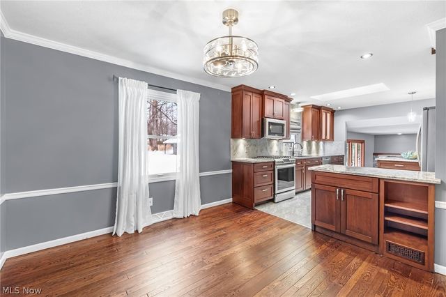 30945 Lake Road, Bay Village, OH 44140