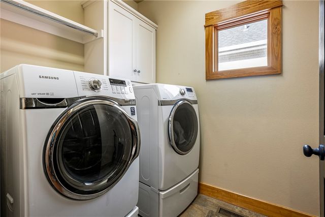 1850 N September Stroll Lane, Fayetteville, AR 72704