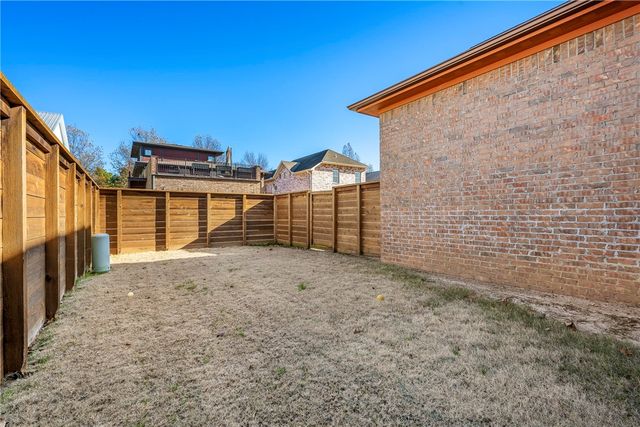 1850 N September Stroll Lane, Fayetteville, AR 72704