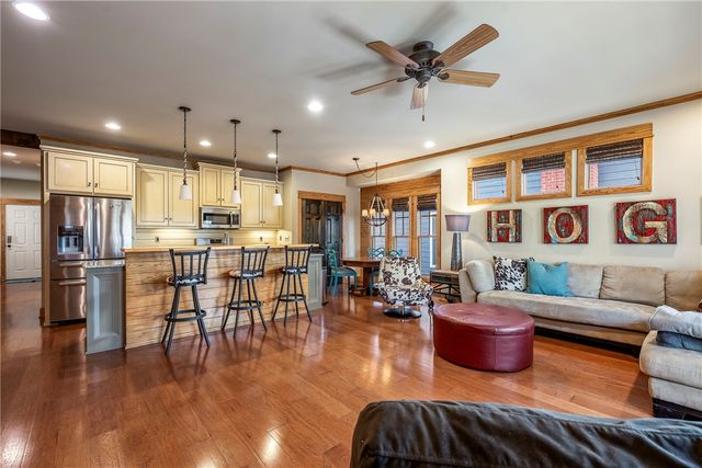 1850 N September Stroll Lane, Fayetteville, AR 72704