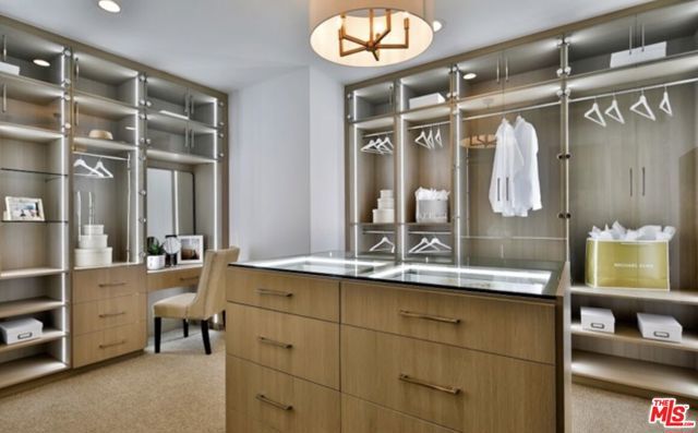 20400 W Marlow Lane, Porter Ranch (los Angeles), CA 91326