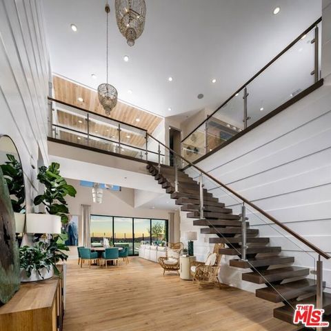 20400 W Marlow Lane, Porter Ranch (los Angeles), CA 91326