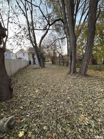 1504 N LINN Street, Peoria, IL 61604