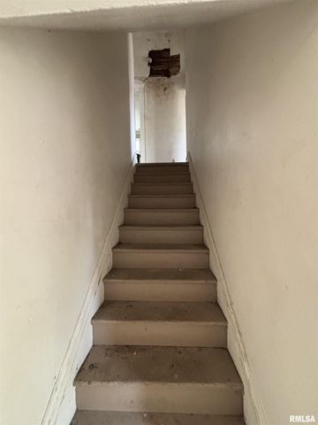 1504 N LINN Street, Peoria, IL 61604