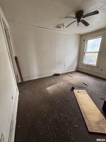 1504 N LINN Street, Peoria, IL 61604