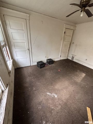 1504 N LINN Street, Peoria, IL 61604