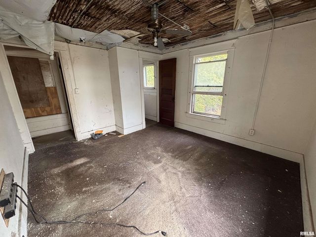 1504 N LINN Street, Peoria, IL 61604