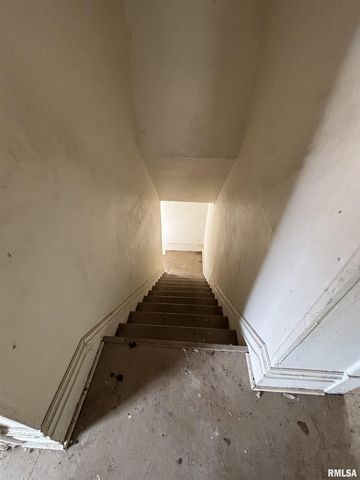 1504 N LINN Street, Peoria, IL 61604