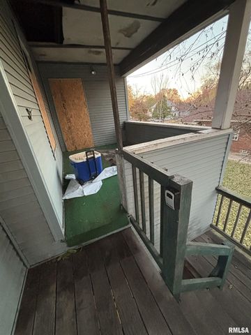 1504 N LINN Street, Peoria, IL 61604