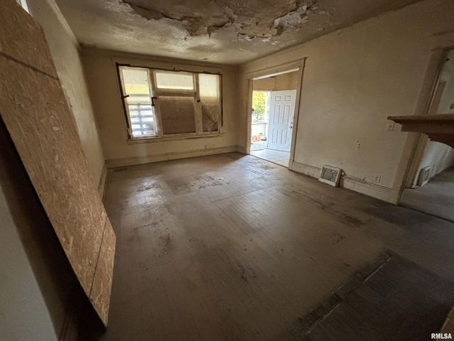 1504 N LINN Street, Peoria, IL 61604