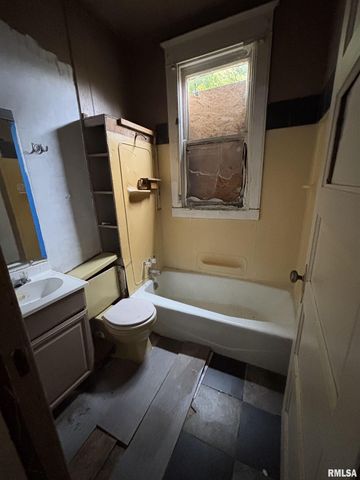 1504 N LINN Street, Peoria, IL 61604