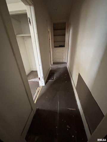 1504 N LINN Street, Peoria, IL 61604