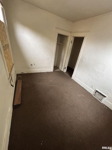 1504 N LINN Street, Peoria, IL 61604