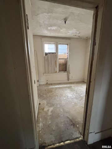 1504 N LINN Street, Peoria, IL 61604