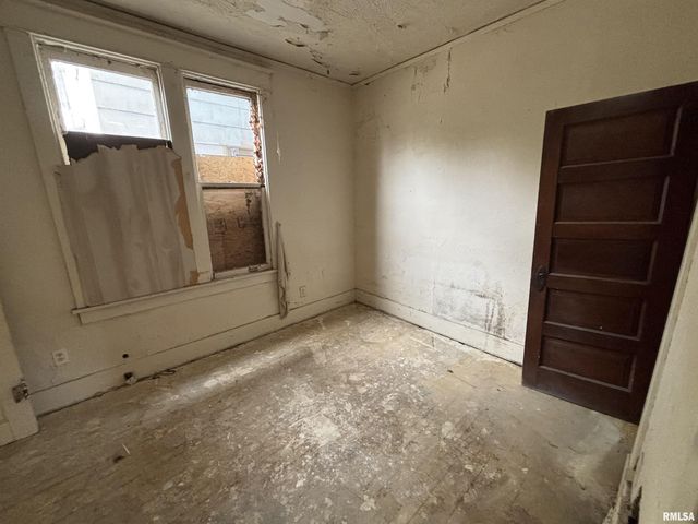 1504 N LINN Street, Peoria, IL 61604