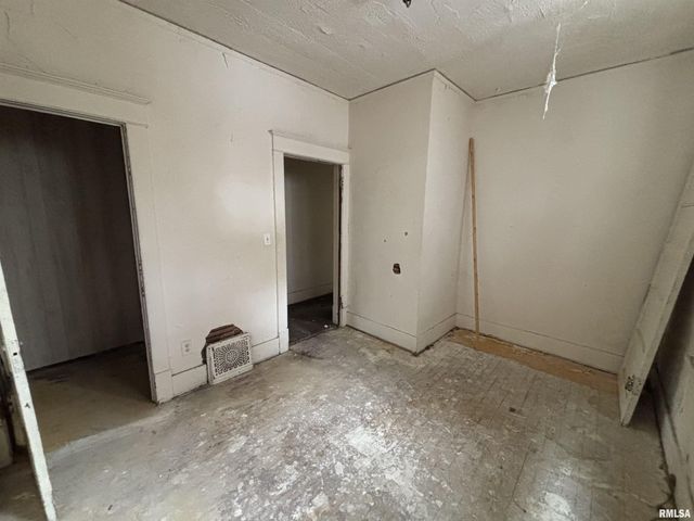 1504 N LINN Street, Peoria, IL 61604