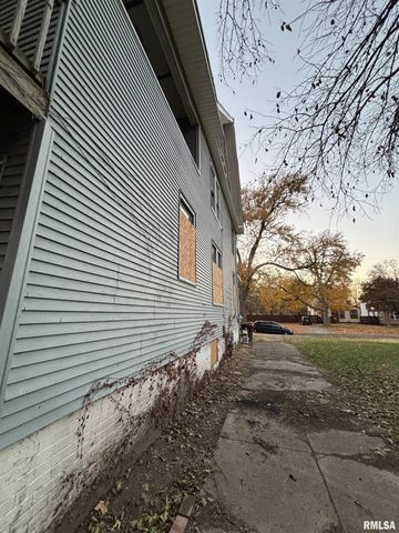 1504 N LINN Street, Peoria, IL 61604