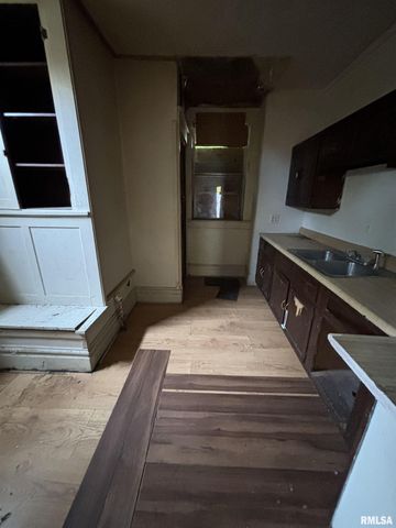 1504 N LINN Street, Peoria, IL 61604