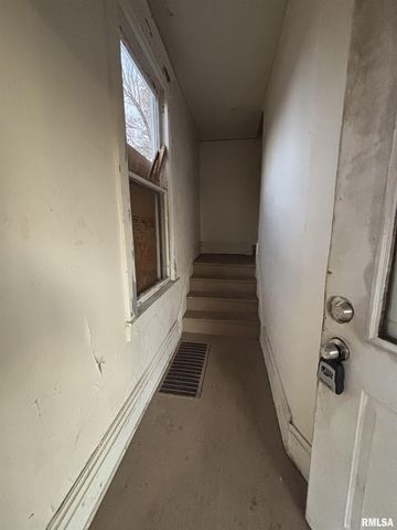 1504 N LINN Street, Peoria, IL 61604