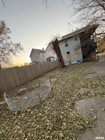 1504 N LINN Street, Peoria, IL 61604