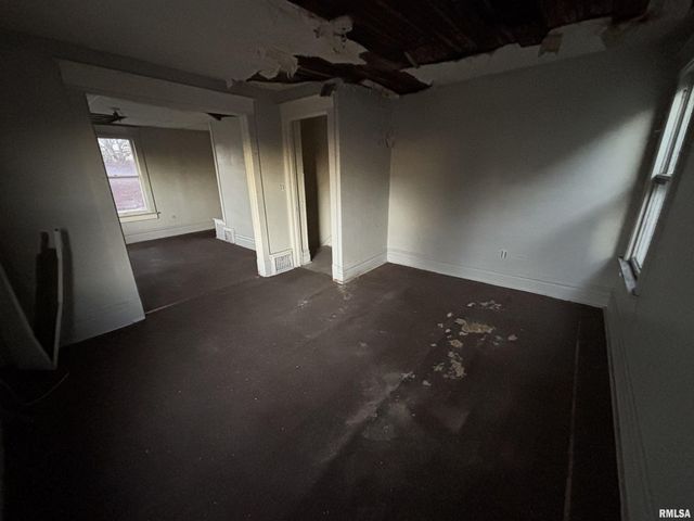 1504 N LINN Street, Peoria, IL 61604