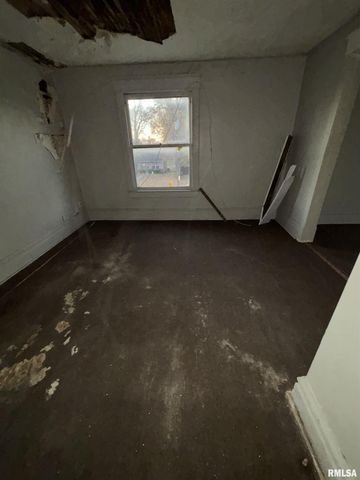 1504 N LINN Street, Peoria, IL 61604