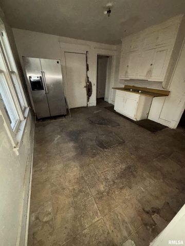 1504 N LINN Street, Peoria, IL 61604