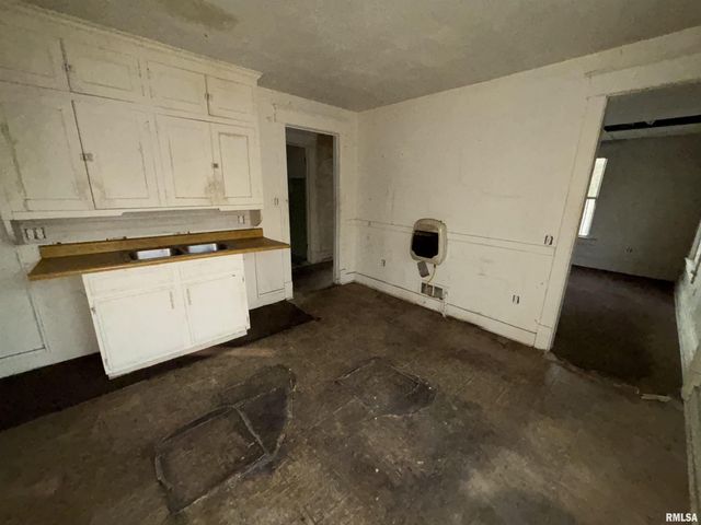 1504 N LINN Street, Peoria, IL 61604