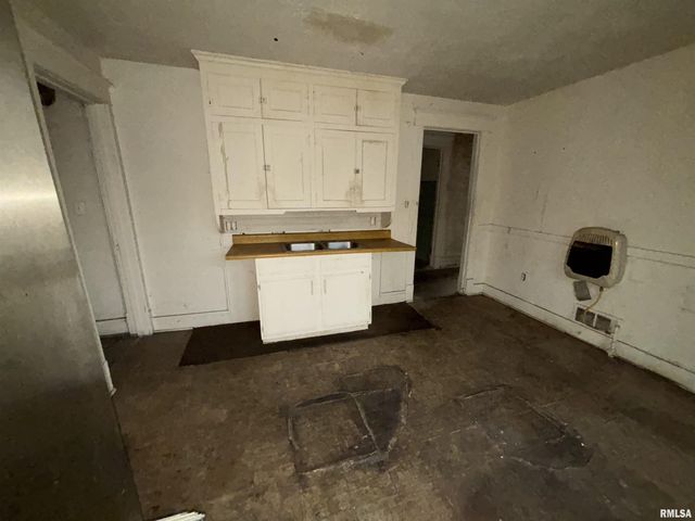 1504 N LINN Street, Peoria, IL 61604