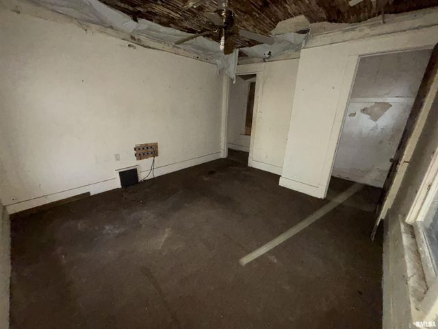 1504 N LINN Street, Peoria, IL 61604