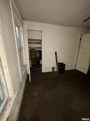 1504 N LINN Street, Peoria, IL 61604