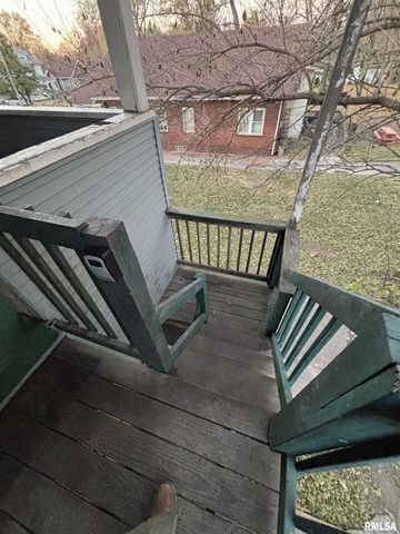 1504 N LINN Street, Peoria, IL 61604