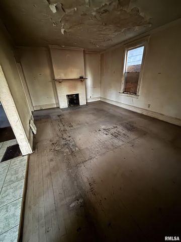 1504 N LINN Street, Peoria, IL 61604