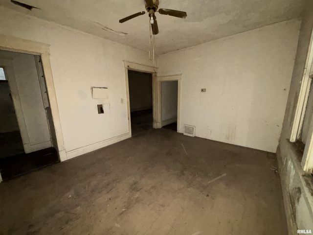 1504 N LINN Street, Peoria, IL 61604