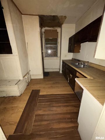 1504 N LINN Street, Peoria, IL 61604