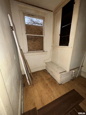 1504 N LINN Street, Peoria, IL 61604