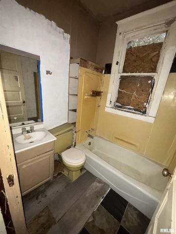 1504 N LINN Street, Peoria, IL 61604