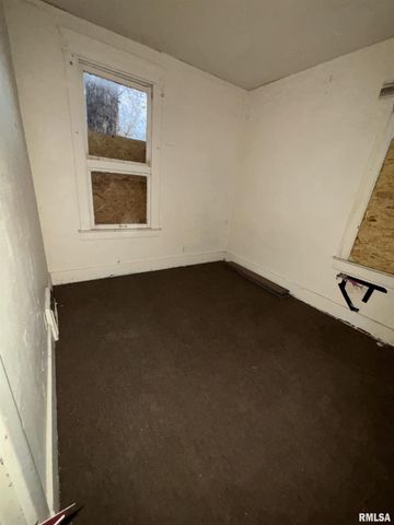 1504 N LINN Street, Peoria, IL 61604