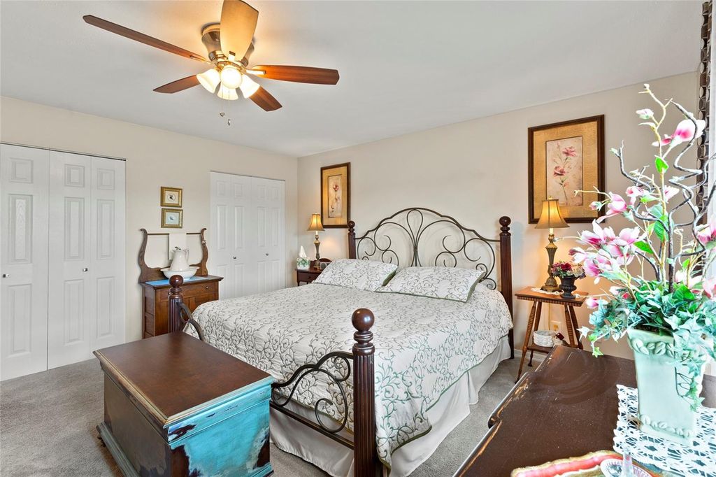 Image 18 of property listing at 2305 LANCASTER DRIVE, Sun City Center, FL 33573