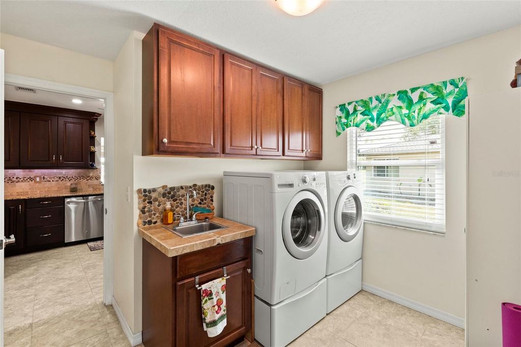 Image 23 of property listing at 2305 LANCASTER DRIVE, Sun City Center, FL 33573