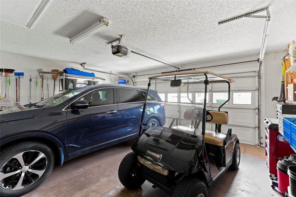 Image 24 of property listing at 2305 LANCASTER DRIVE, Sun City Center, FL 33573