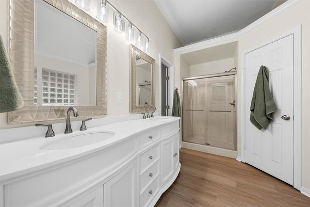 209 W Karnes Drive, Robinson, TX 76706