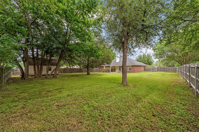 209 W Karnes Drive, Robinson, TX 76706